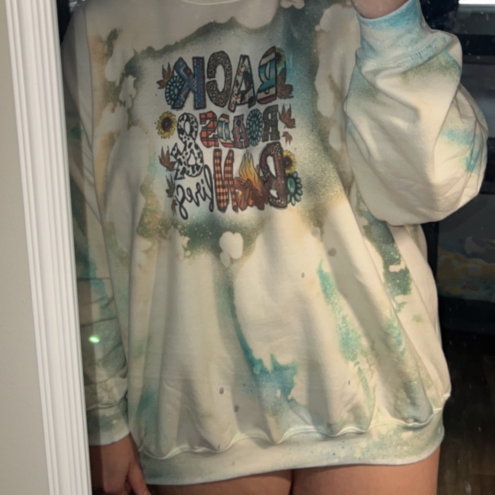 Back roads & bone-fire sweat shirt
